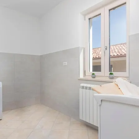 Villa Exclusive Milanni Mit Riesigem Pool Und Jacuzzi *
