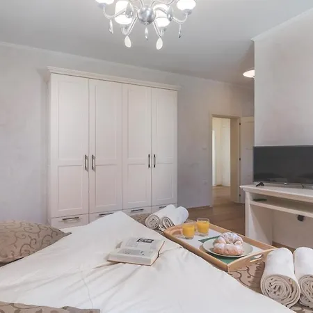 Villa Exclusive Milanni Mit Riesigem Pool Und Jacuzzi Srbinjak