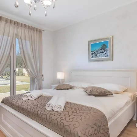 Exclusive Milanni Mit Riesigem Pool Und Jacuzzi ヴィラ Srbinjak