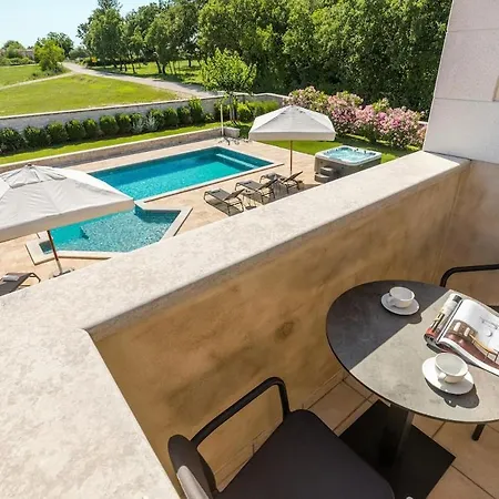 ヴィラ Exclusive Milanni Mit Riesigem Pool Und Jacuzzi Srbinjak